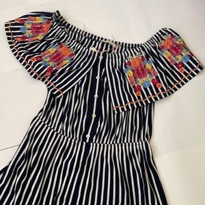 Entro brand striped romper w embroidered details